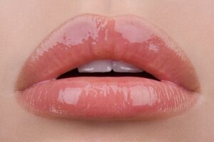 Блеск для губ: какой выбрать